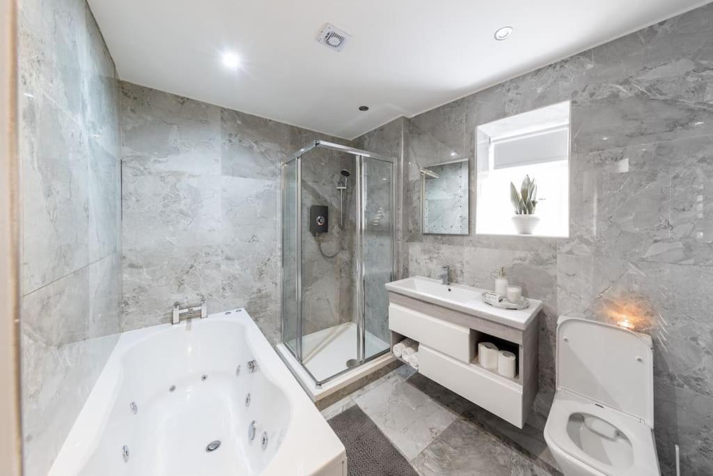 Luxury, Open Plan Apartment برادفورد المظهر الخارجي الصورة