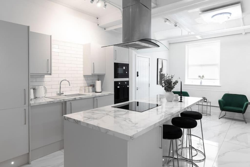 Luxury, Open Plan Apartment برادفورد المظهر الخارجي الصورة